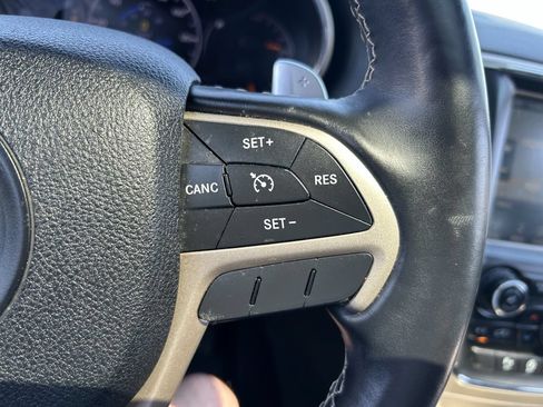 Used 2016 Jeep Grand Cherokee Overland AWD/4WD image 18