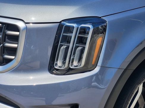 Used 2025 Kia Telluride S FWD image 9