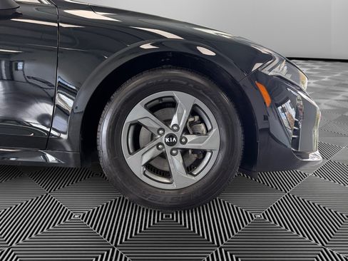 Used 2021 Kia K5 LX image 10
