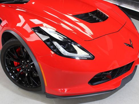 Used 2016 Chevrolet Corvette Z06 w/ 3LZ Preferred Equipment Group image 9