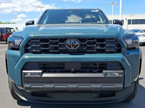 New 2026 Toyota 4Runner TRD Off-Road Premium AWD/4WD image 2