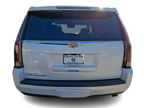Used 2020 Cadillac Escalade Premium Luxury AWD/4WD image 5