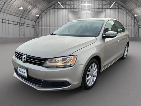 Used 2013 Volkswagen Jetta SE image 9