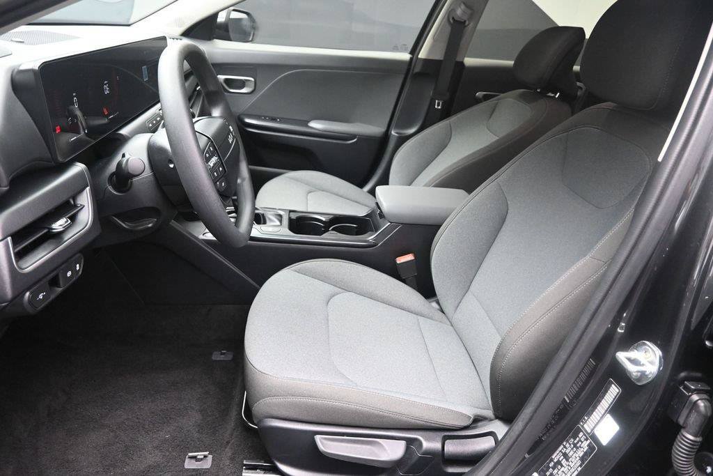 Used 2025 Kia K4 FWD image 18