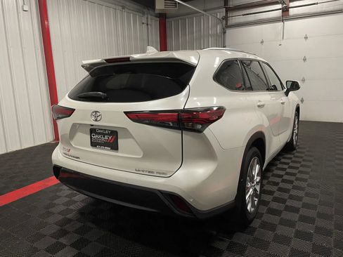 Used 2020 Toyota Highlander Limited image 18