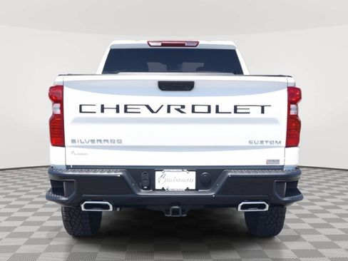 New 2026 Chevrolet Silverado 1500 Custom Trail Boss w/ LPO, Dark Essentials Package AWD/4WD image 4