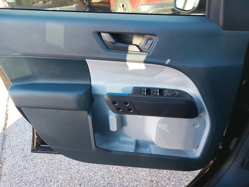 Used 2025 Ford Maverick XLT w/ Equipment Group 302A image 29