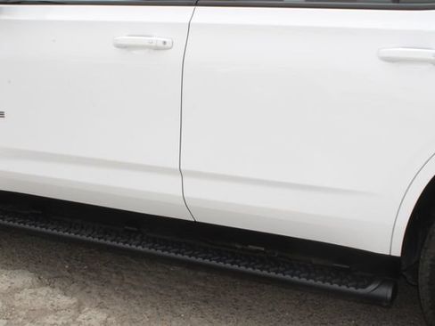 Used 2024 Chevrolet Tahoe Z71 w/ Z71 Off-Road Package AWD/4WD image 7