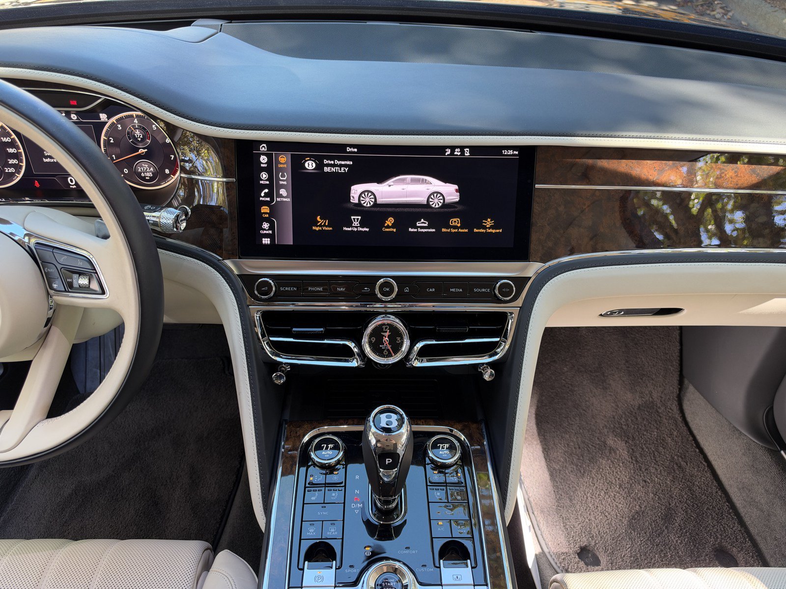 Certified 2023 Bentley Flying Spur V8 AWD/4WD image 4