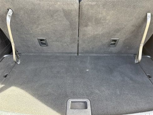 Used 2021 Ford Explorer XLT w/ Equipment Group 202A image 11