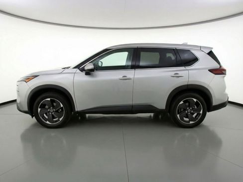 Used 2025 Nissan Rogue SV AWD/4WD image 5
