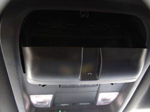 Used 2022 Buick Enclave Premium image 20