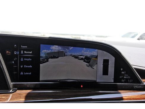 Used 2023 Cadillac Escalade Premium Luxury RWD image 23