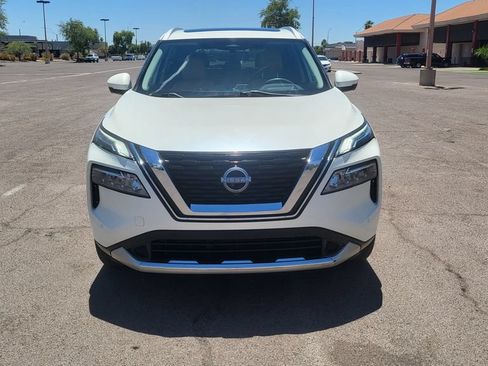 Used 2023 Nissan Rogue Platinum w/ Platinum Premium Package FWD image 3