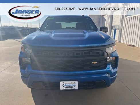 Used 2024 Chevrolet Silverado 1500 Custom image 2