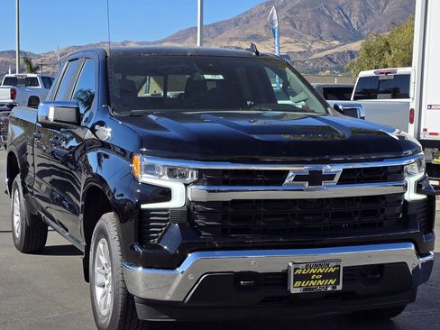 Used 2025 Chevrolet Silverado 1500 LT w/ Safety Package RWD image 2