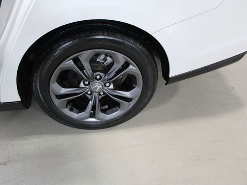 Used 2023 Honda Accord EX image 17