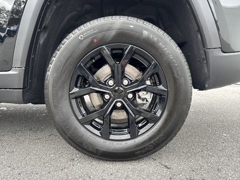 New 2026 Jeep Grand Cherokee Altitude image 24