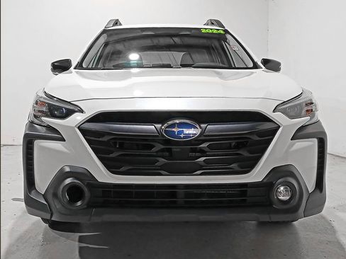 Used 2024 Subaru Outback Premium AWD/4WD image 2