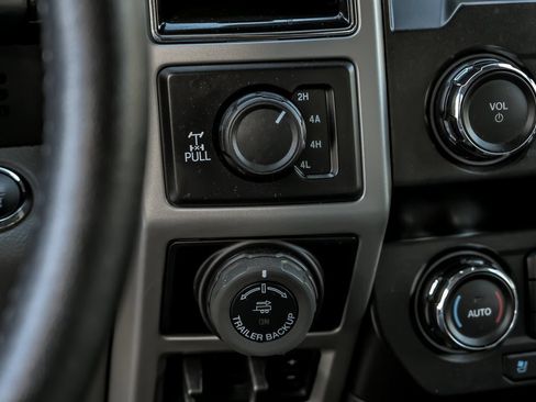 Used 2020 Ford F150 Lariat image 23