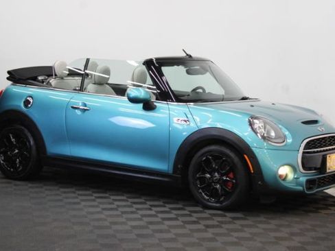Used 2018 MINI Cooper S FWD image 1