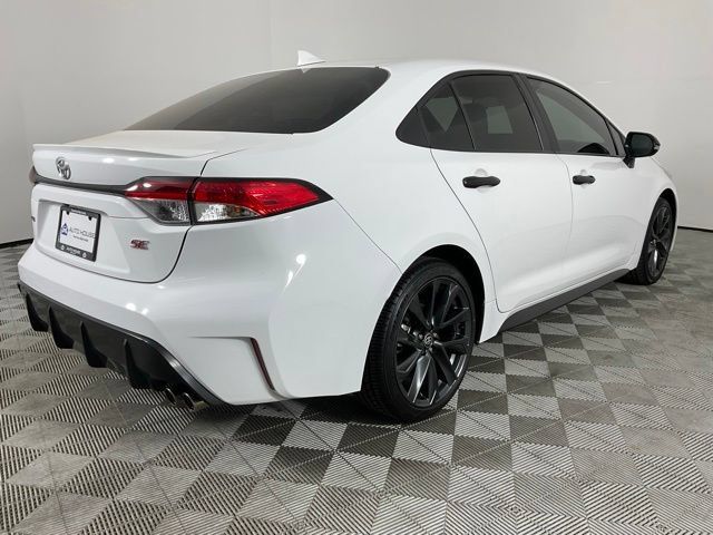 Used 2025 Toyota Corolla SE FWD image 4