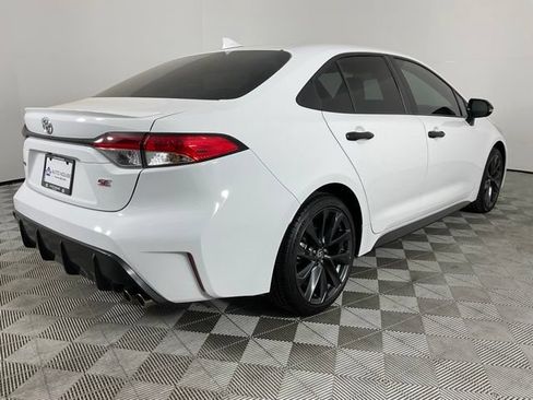 Used 2025 Toyota Corolla SE FWD image 4
