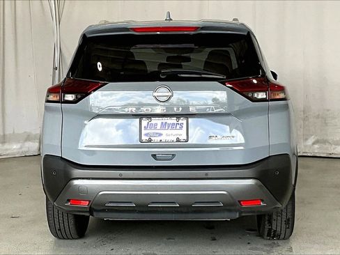 Used 2023 Nissan Rogue SL w/ SL Premium Package image 4