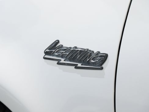 Used 2004 Ford F150 Lightning RWD image 19