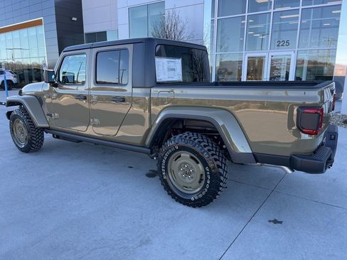 New 2026 Jeep Gladiator Sport image 18