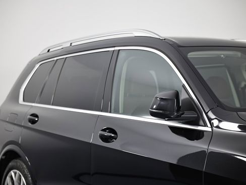 Used 2023 BMW X7 xDrive40i w/ Executive Package image 13