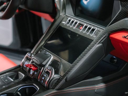 Used 2019 Lamborghini Urus image 11