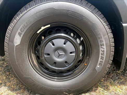 New 2025 Mercedes-Benz Sprinter 2500 image 9