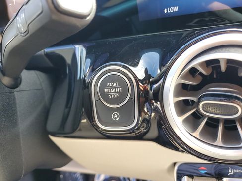 Certified 2025 Mercedes-Benz GLA 250 image 27