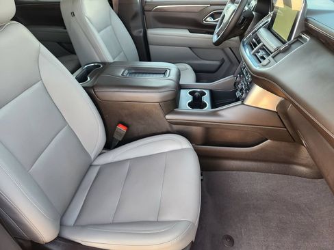 Certified 2023 Chevrolet Tahoe Z71 w/ Luxury Package AWD/4WD image 14