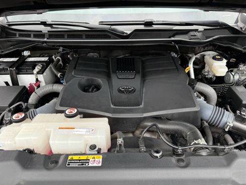 Used 2023 Toyota Tundra Platinum image 32