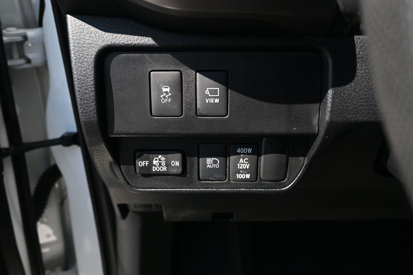 Used 2020 Toyota Tacoma Limited RWD image 9