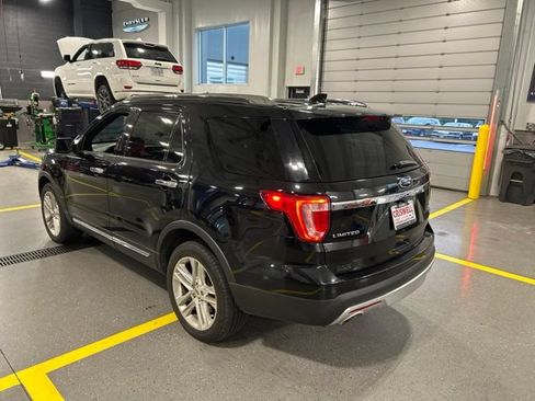 Used 2017 Ford Explorer Limited w/ Equipment Group 301A AWD/4WD image 3