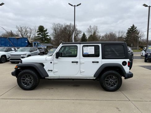 Used 2024 Jeep Wrangler Unlimited Sport AWD/4WD image 4