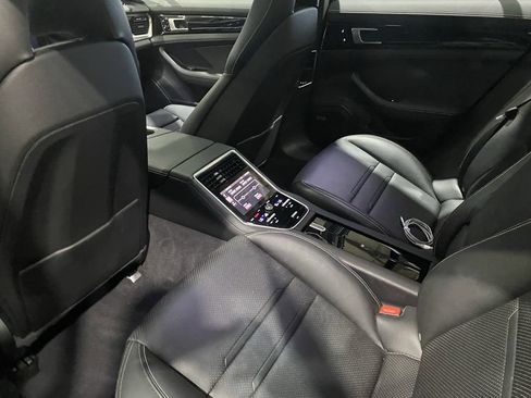 Used 2020 Porsche Panamera RWD image 5