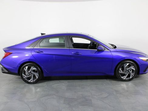 Certified 2025 Hyundai Elantra SEL image 14