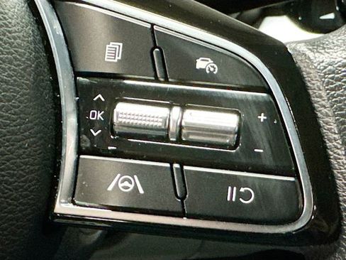 Used 2023 Kia Forte LXS w/ LXS Technology Package FWD image 10