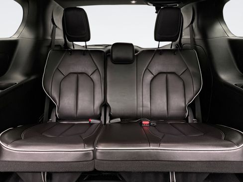 Used 2022 Chrysler Pacifica Limited w/ S Appearance Package image 23