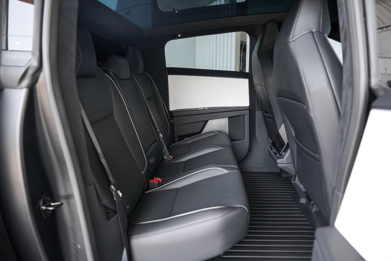 Used 2024 Tesla Cybertruck Cyberbeast AWD/4WD image 36