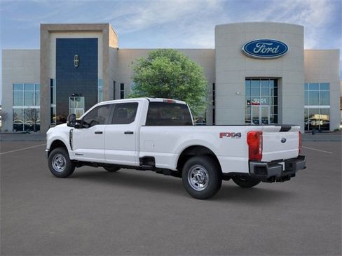 New 2025 Ford F250 XL w/ FX4 Off-Road Package image 4