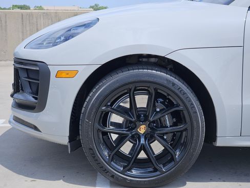 Certified 2026 Porsche Macan GTS image 13