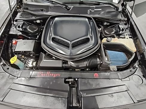 Used 2016 Dodge Challenger R/T image 39