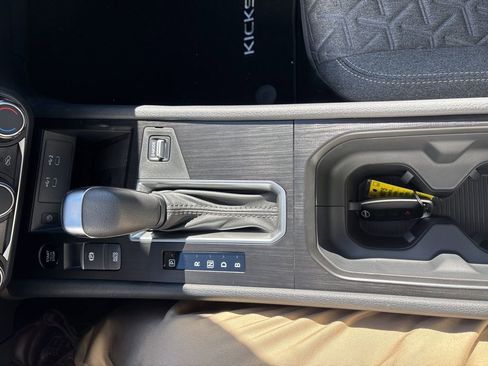 New 2025 Nissan Kicks SV FWD image 21