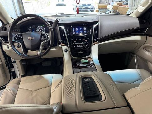 Used 2016 Cadillac Escalade Luxury AWD/4WD image 15