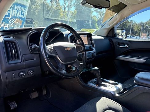 Used 2021 Chevrolet Colorado LT w/ Safety Package image 6